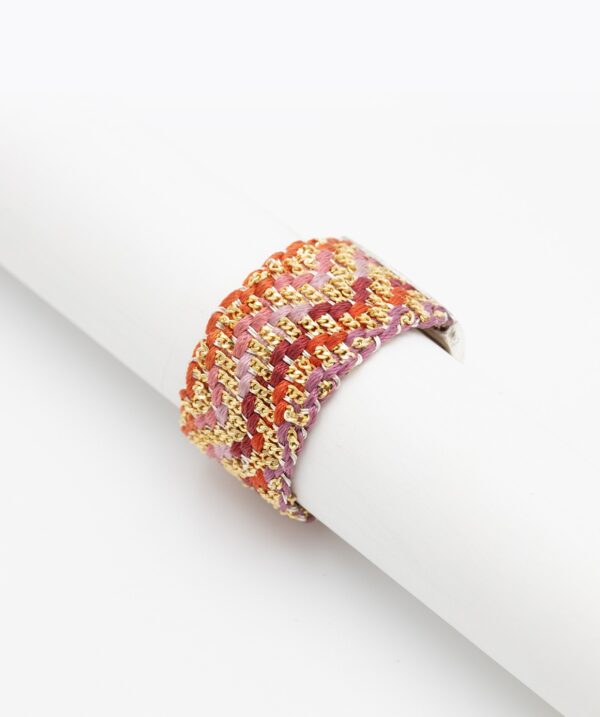 Anello ZIG ZAG in Argento 925 bagno oro Giallo 18Kt. Tessuto: Seta Toni di Rosso