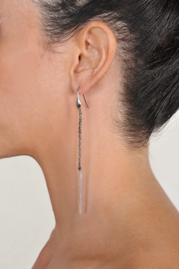 Orecchini TWIST in Argento 925 Rodiato. Tessuto: Seta Marrone