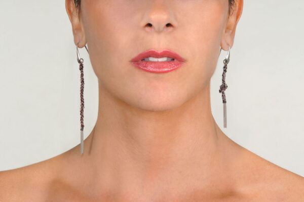 Orecchini TWIST in Argento 925 Rodiato. Tessuto: Seta Bordeaux